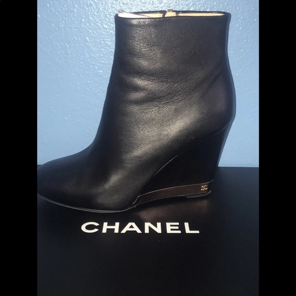 Chanel - Picture 3 of 10